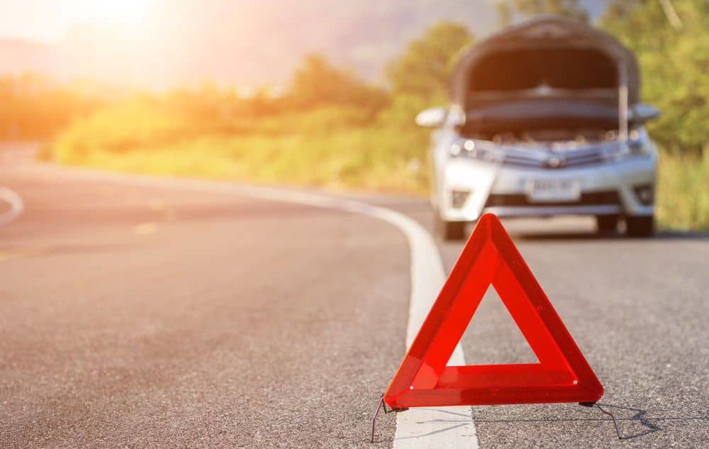 U automobilu uvijek trebate imati neke bitne stvarčice koje mogu biti pravi spas kada se zaglavite na putu.