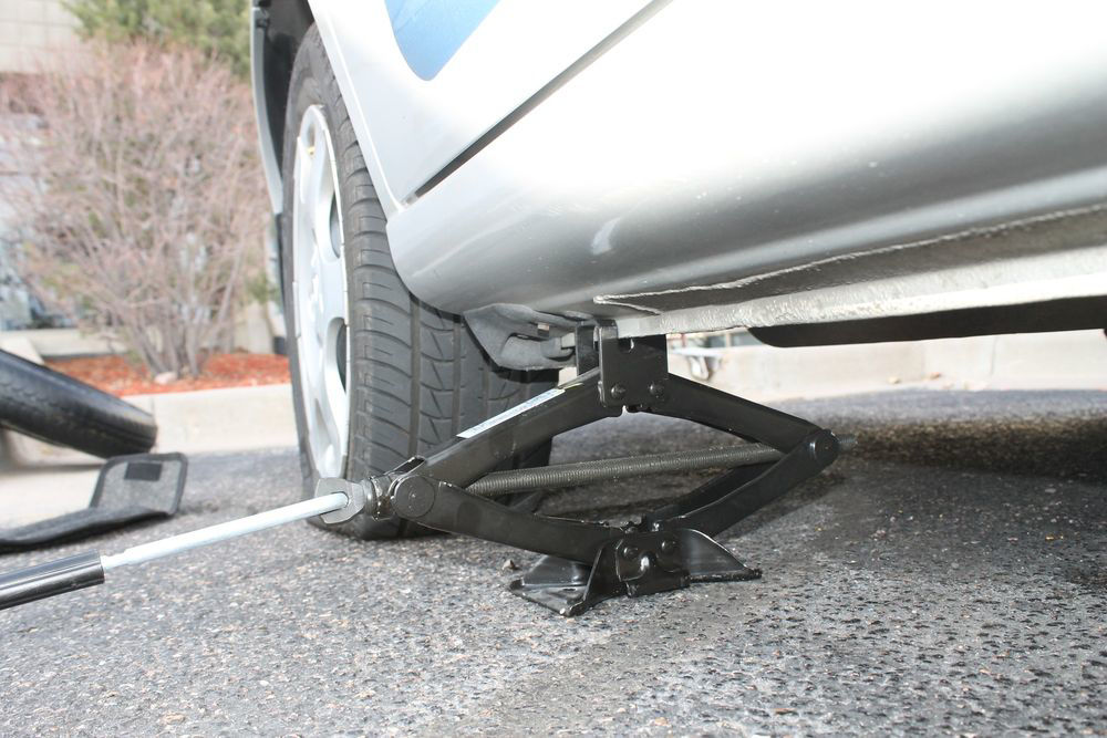 U automobilu uvijek treba imati rezervnu gumu